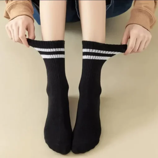 6 Pairs Breathable Mid Socks - Image 2