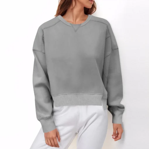 Long-Sleeved Simple Sweatshirt - Image 12