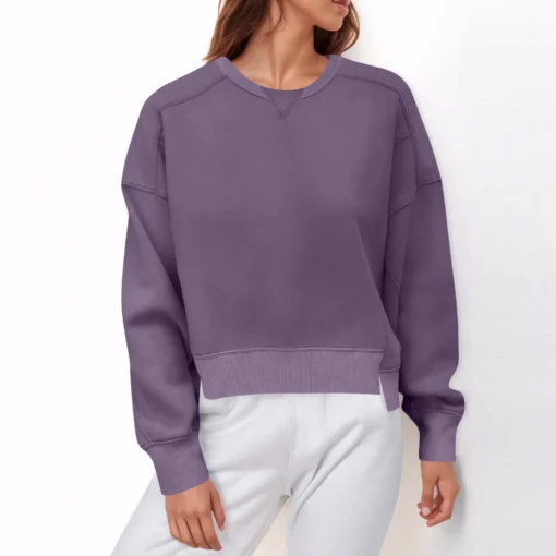 Long-Sleeved Simple Sweatshirt - Image 13