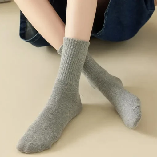 6 Pairs Breathable Mid Socks - Image 4